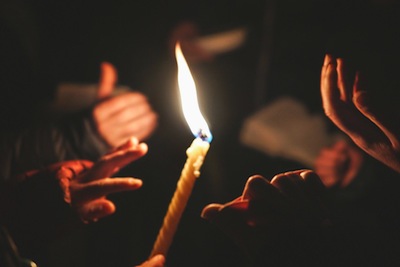 photo - BaMidbar’s program is rooted in Jewish ritual. Here the BaMidbar community celebrates Havdalah