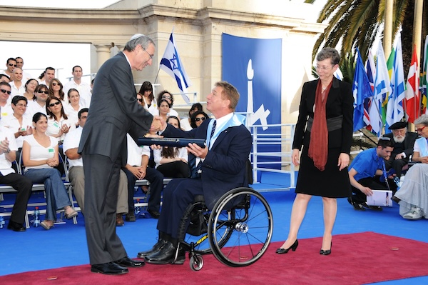 Hebrew U marks 100